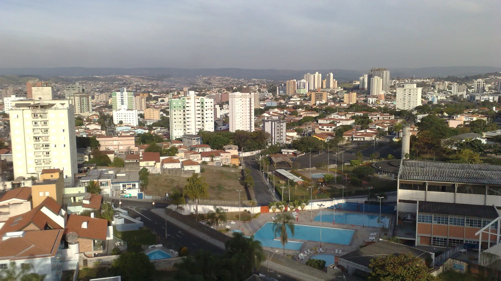 Comércio e empresas da Vila Independência: do pastel de pera ao primeiro OXXO da cidade