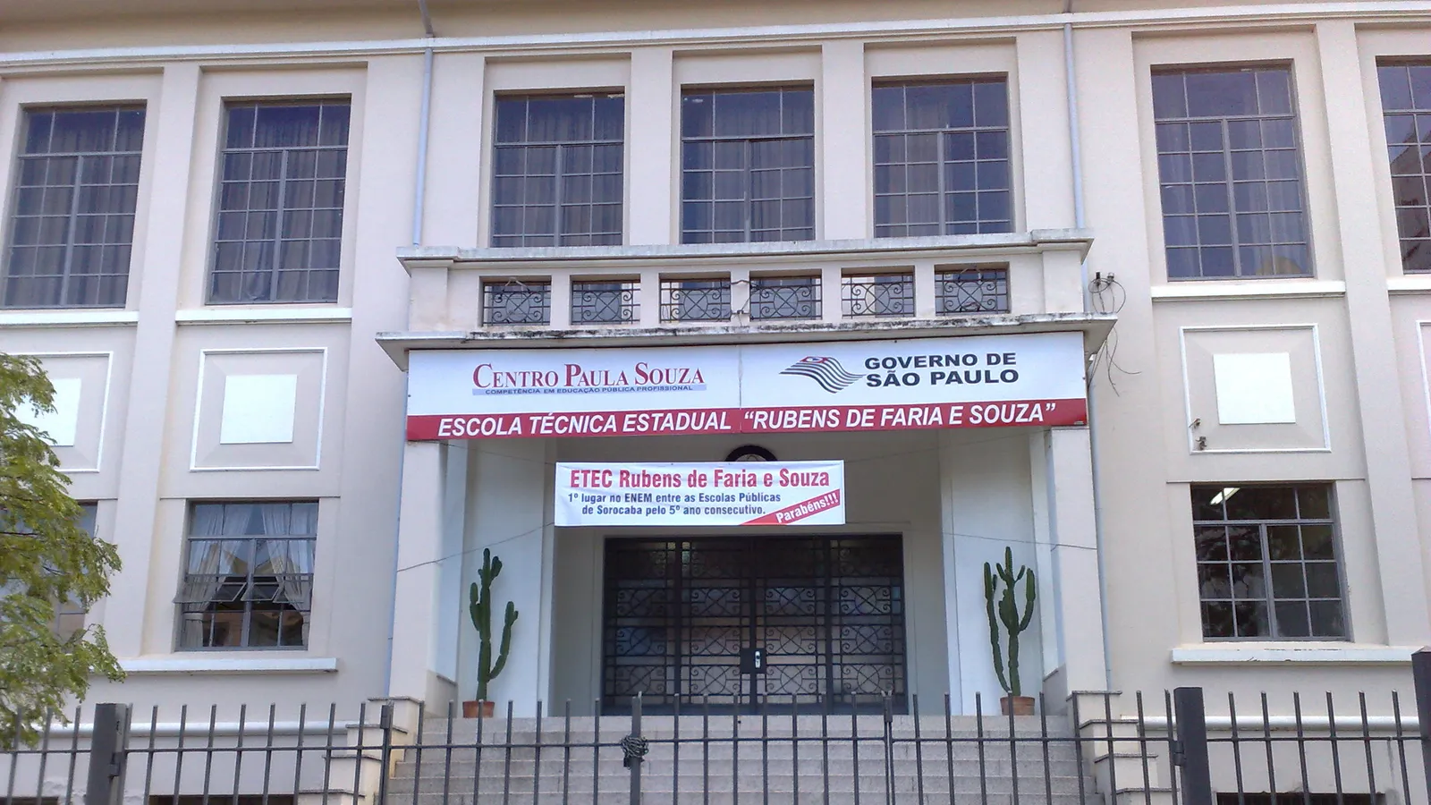 Prédio da Escola Técnica Estadual Rubens de Faria e Souza, em Sorocaba