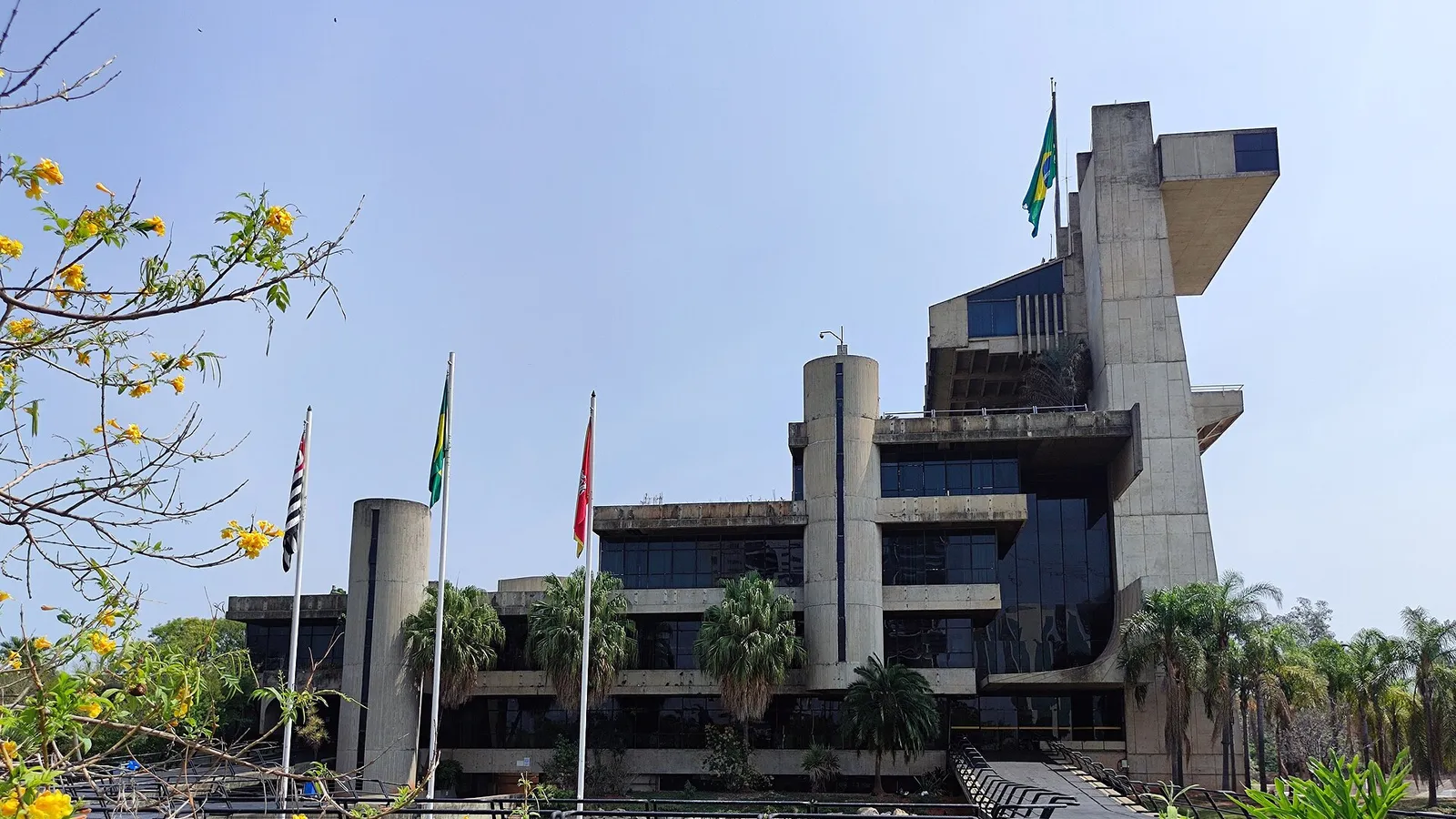 Auditório do CRE, no Jardim Saira, vira palco de cursos, palestras e cerimônias da cidade