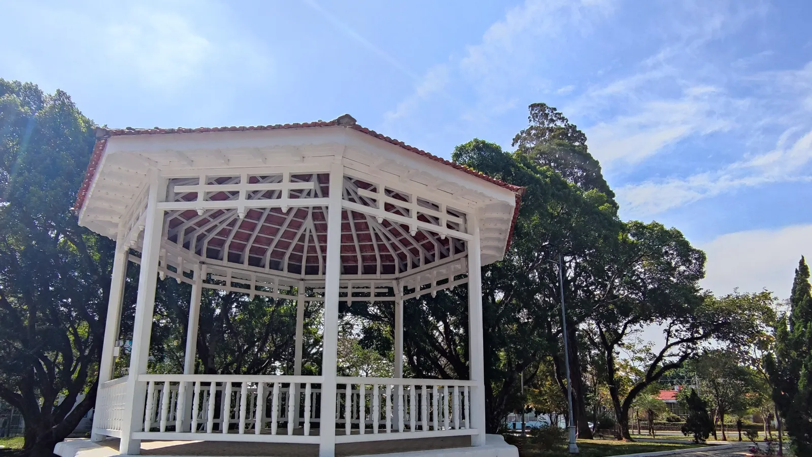Obras no Santa Rosália: Praça Pio XII revitalizada, recapeamento e mudanças no trânsito