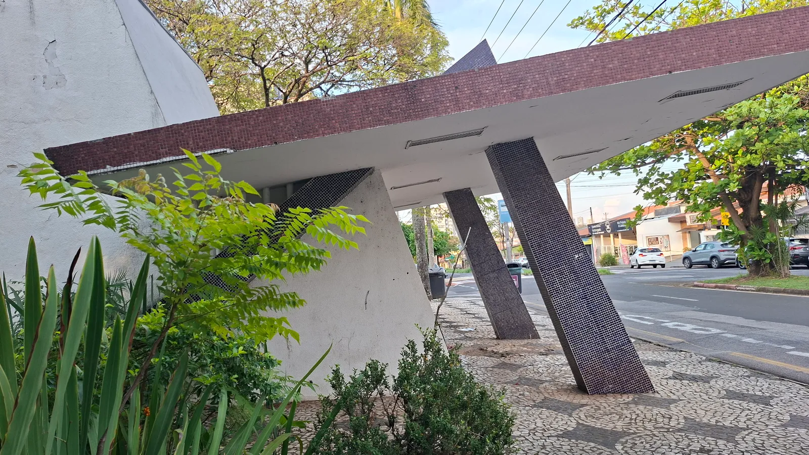 Como chegar ao Wanel Ville de ônibus: linhas, terminal e vias principais
