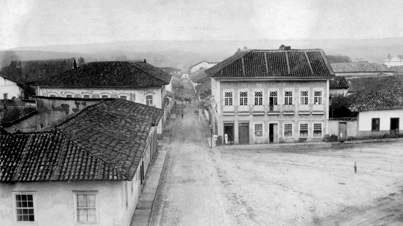 Fotografia antiga da Rua Direita da Matriz, em Sorocaba, por volta de 1875 a 1880