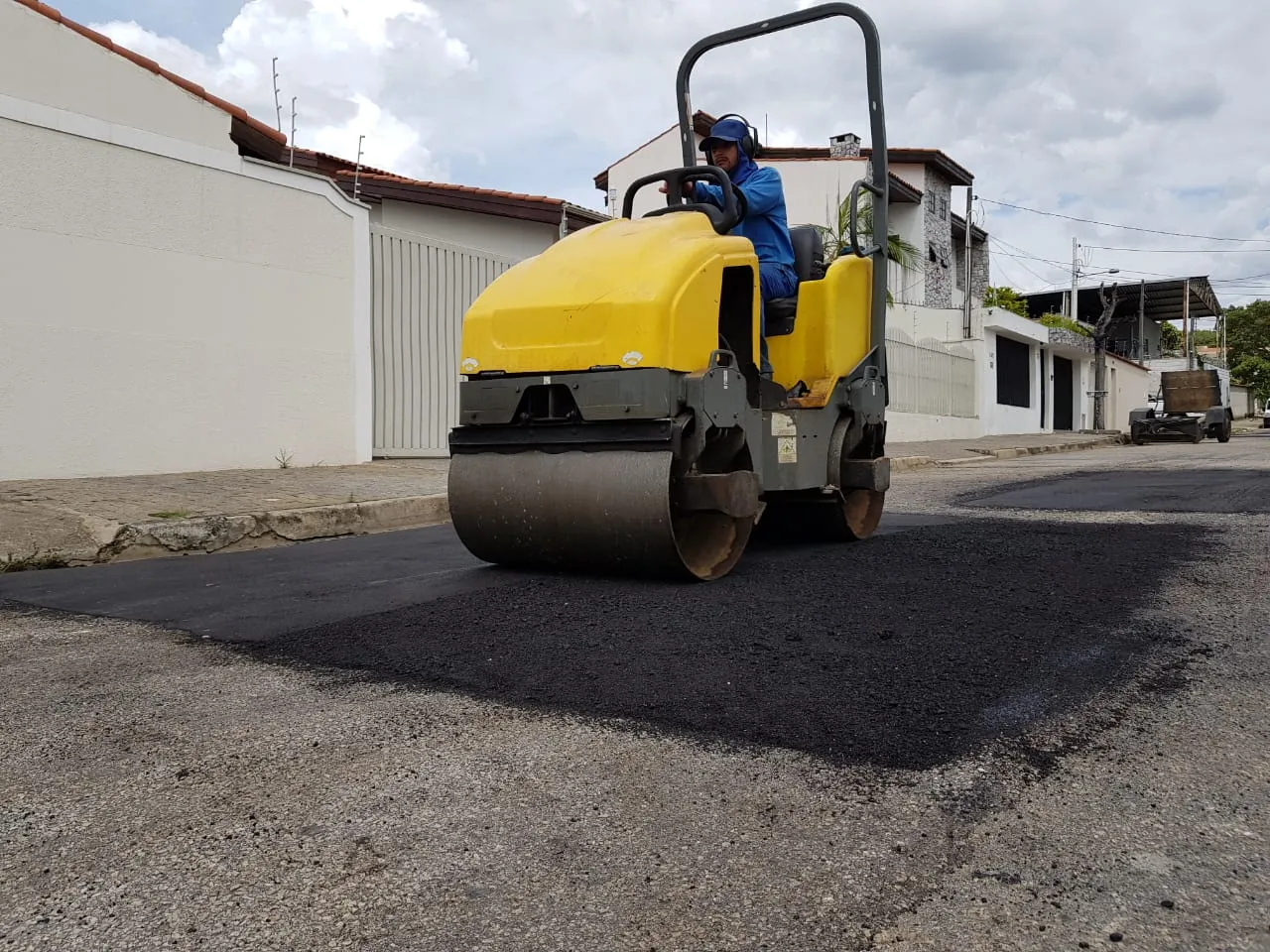 Tapa-buracos atende oito bairros em Sorocaba