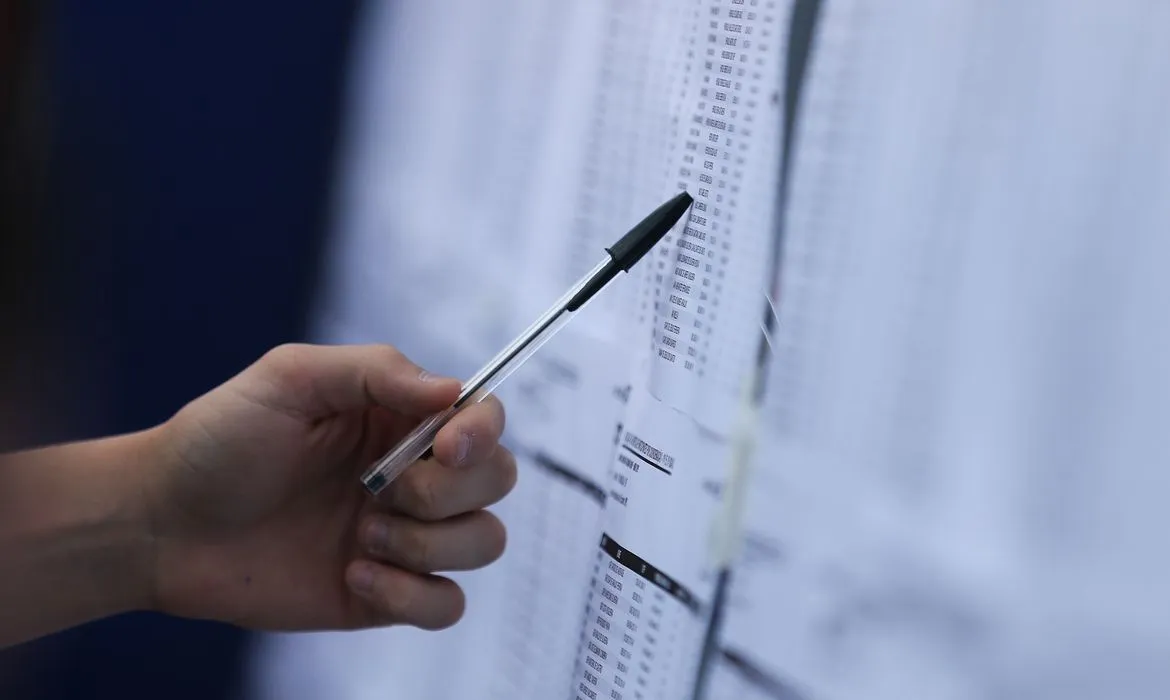 ATENÇÃO! Selecionados em lista de espera do PROUNI devem comprovar dados